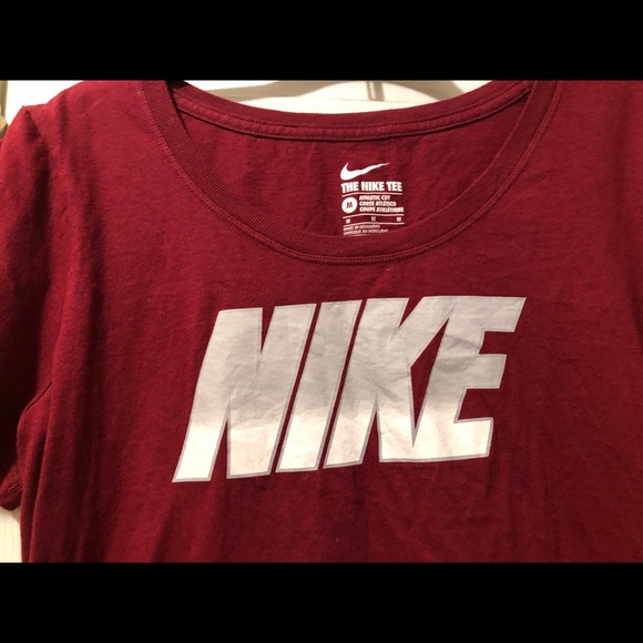 The Nike tee!! Worn ONCE! - Picture 2 of 3